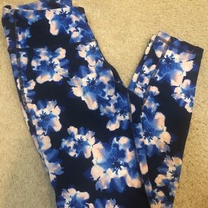 Floral & Navy 7/8 leggings